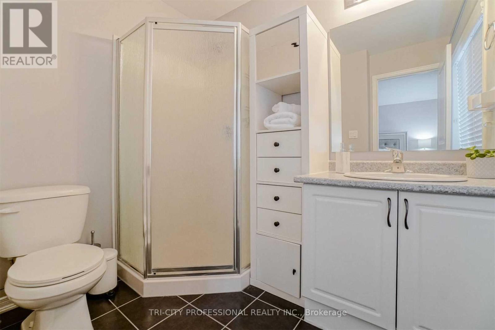 40 - 170 Palacebeach Trail, Hamilton, ON - Indoor Photo Showing Bathroom