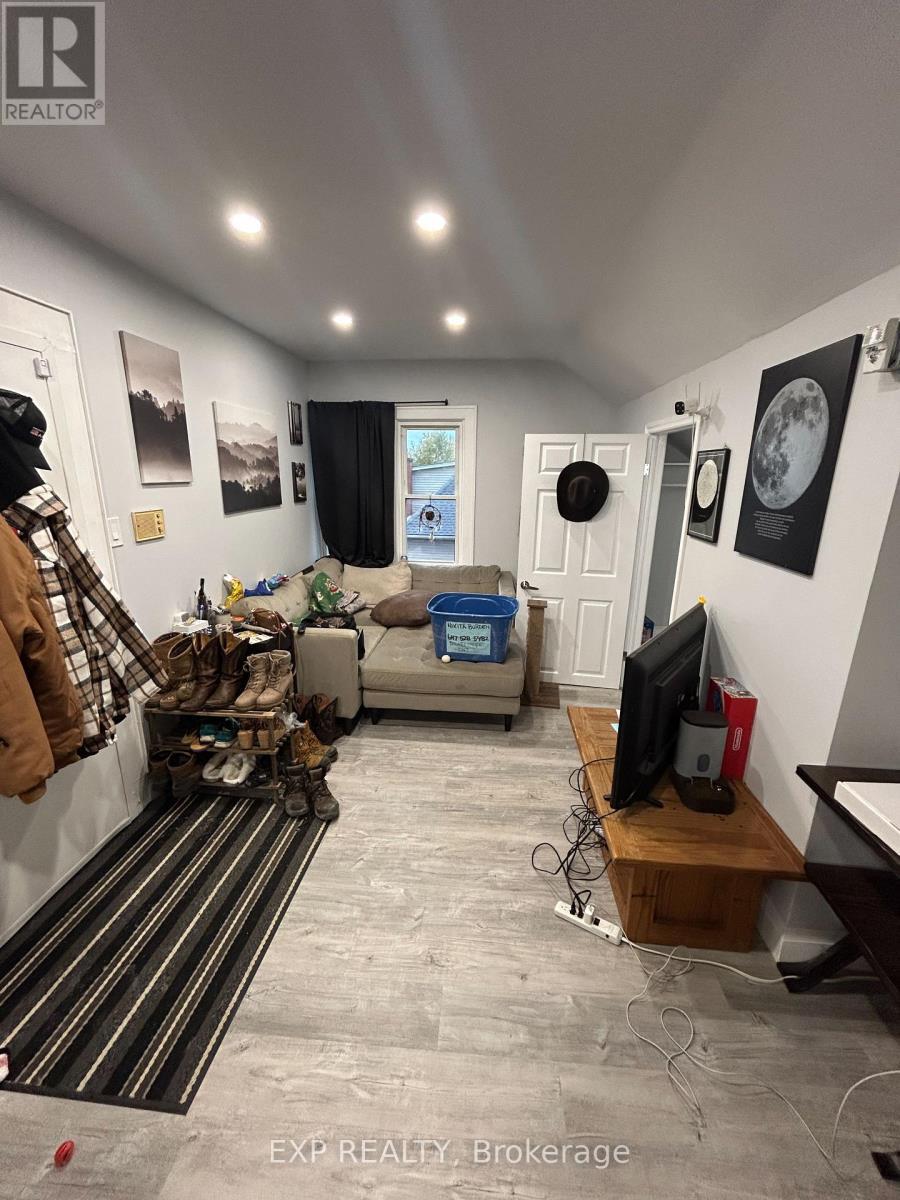 7 - 122 Hellems Avenue, Welland, ON - Indoor