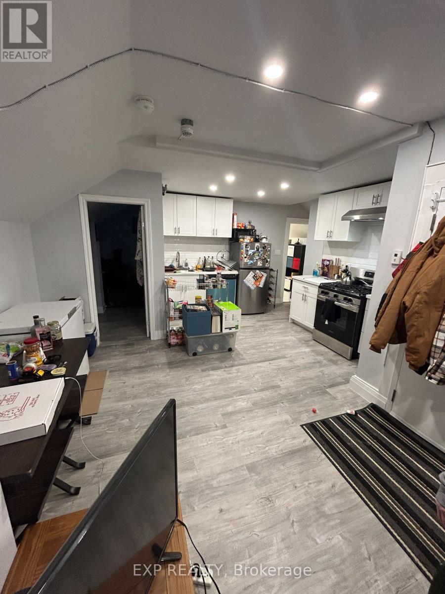 7 - 122 Hellems Avenue, Welland, ON - Indoor Photo Showing Other Room