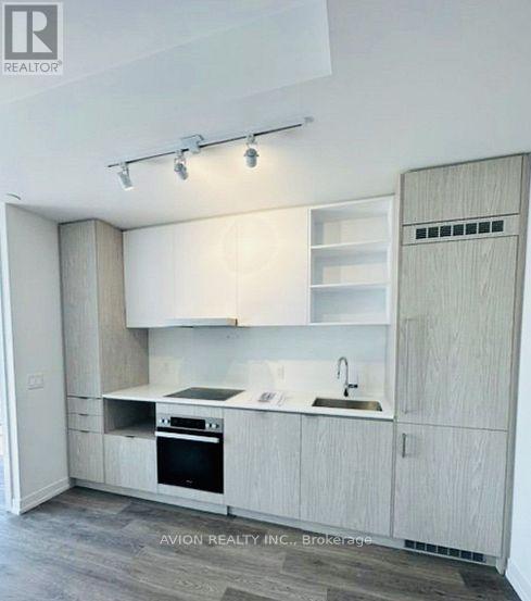 6212 - 55 Cooper Street, Toronto, ON - Indoor Photo Showing Kitchen