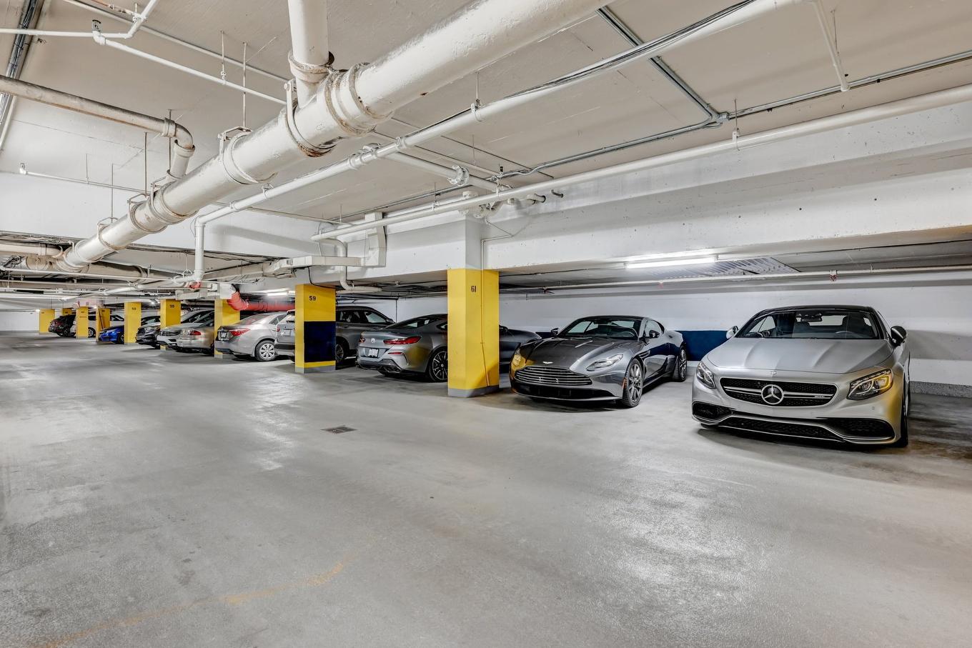 Parking - 1102-5350 Av. Macdonald, Côte-Saint-Luc, QC - Indoor Photo Showing Garage