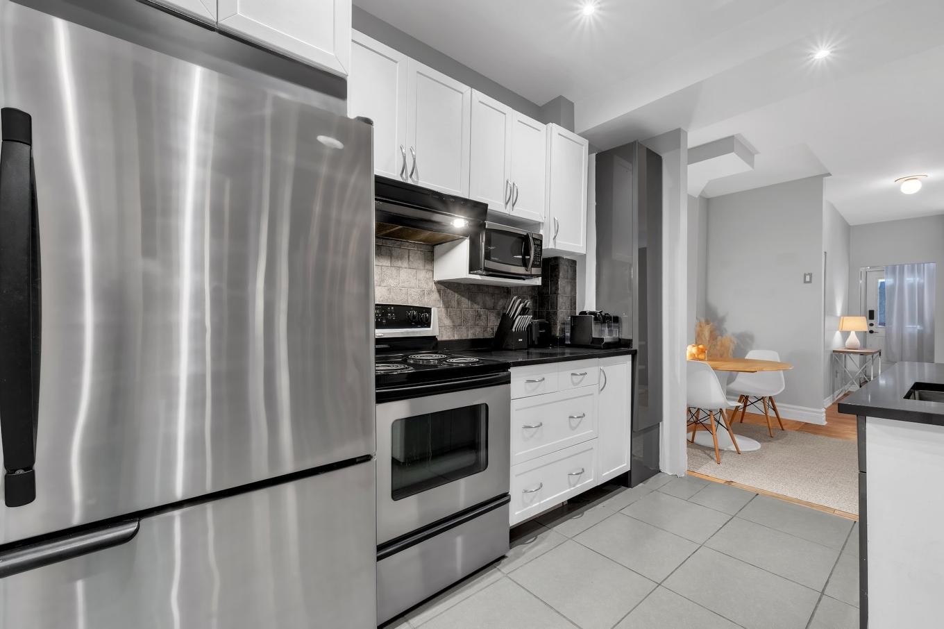 Kitchen - 415 Rue Boucher, Montréal (Le Plateau-Mont-Royal), QC - Indoor Photo Showing Kitchen