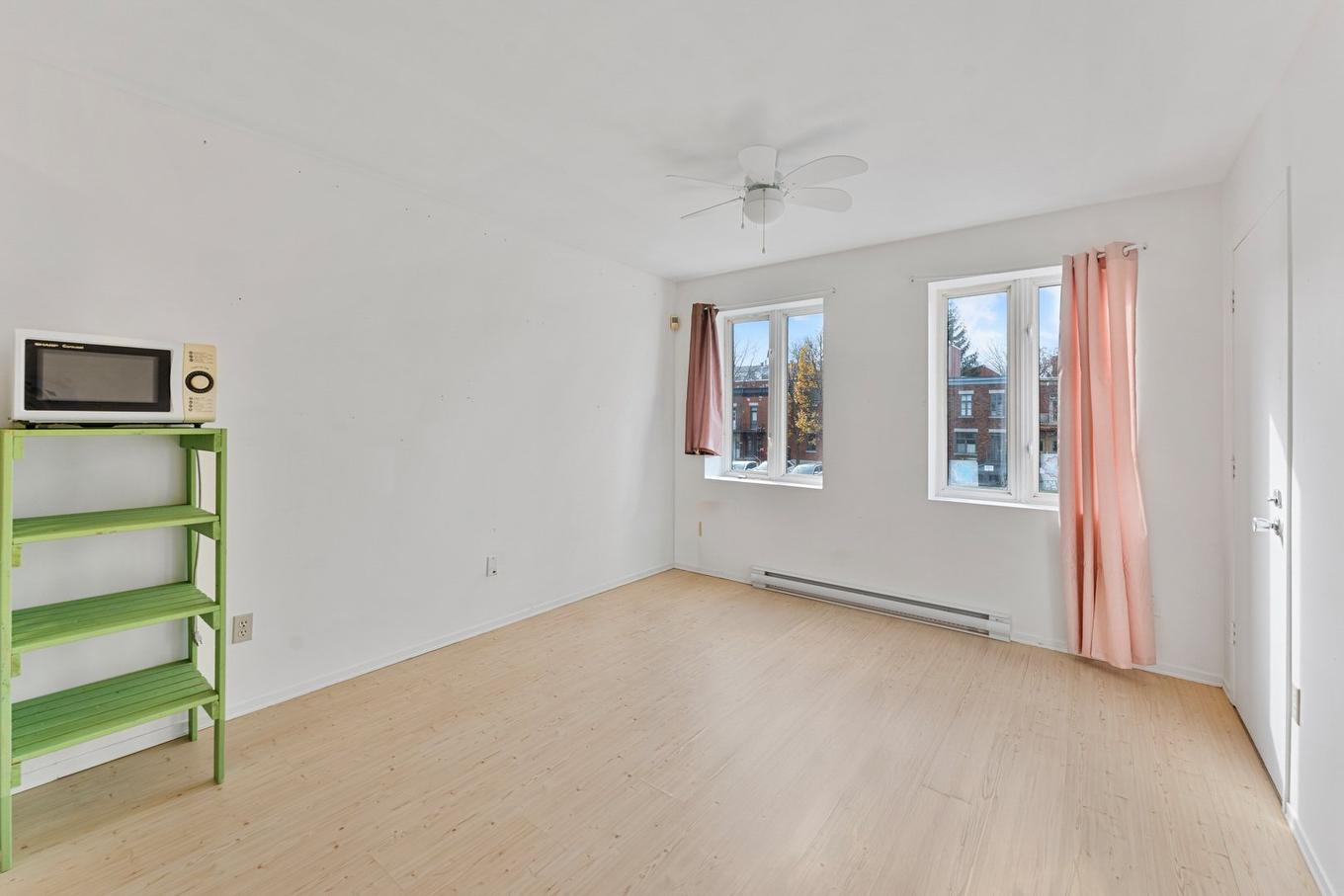 Loft - 5-4753 Rue Pontiac, Montréal (Le Plateau-Mont-Royal), QC - Indoor Photo Showing Other Room