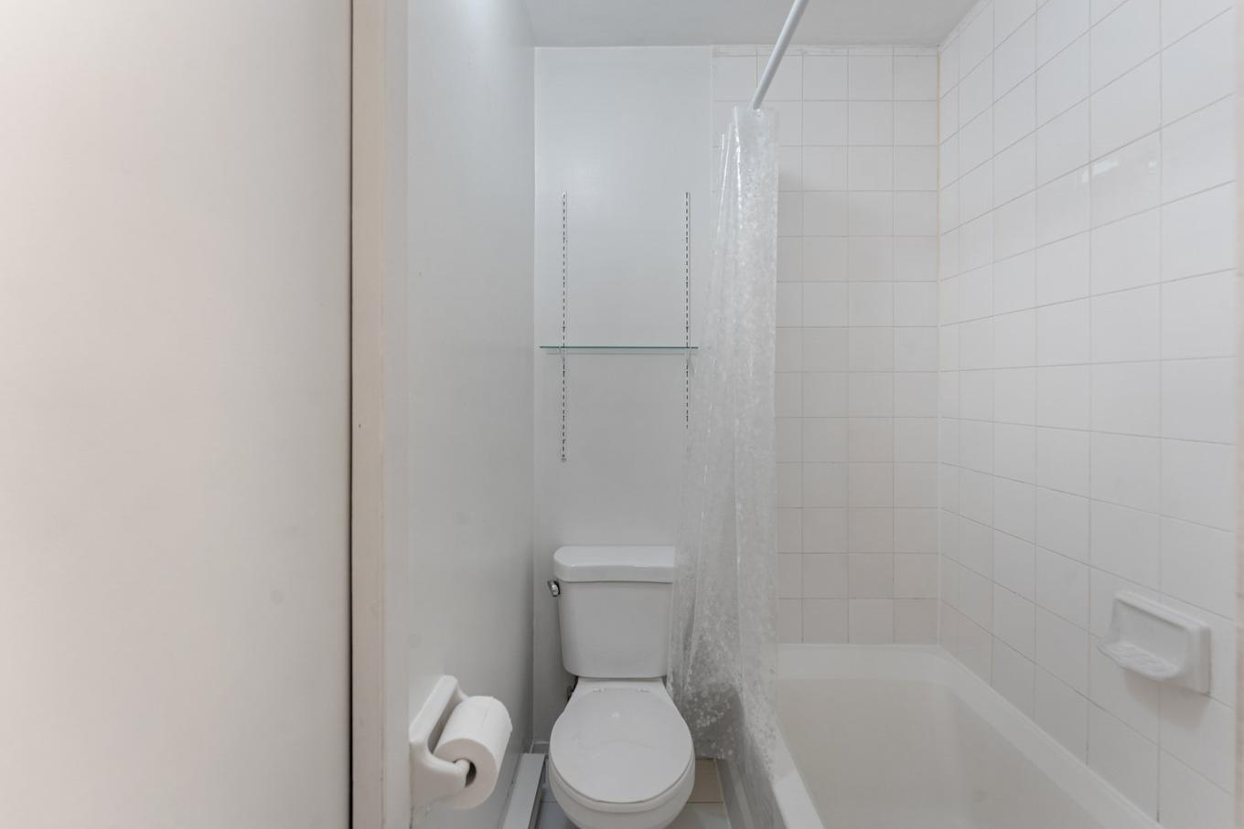 Bathroom - 5-4753 Rue Pontiac, Montréal (Le Plateau-Mont-Royal), QC - Indoor Photo Showing Bathroom