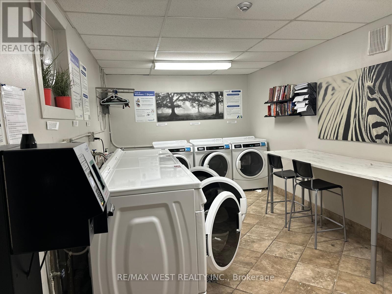 205 - 2550 Bathurst Street, Toronto, ON - Indoor Photo Showing Laundry Room