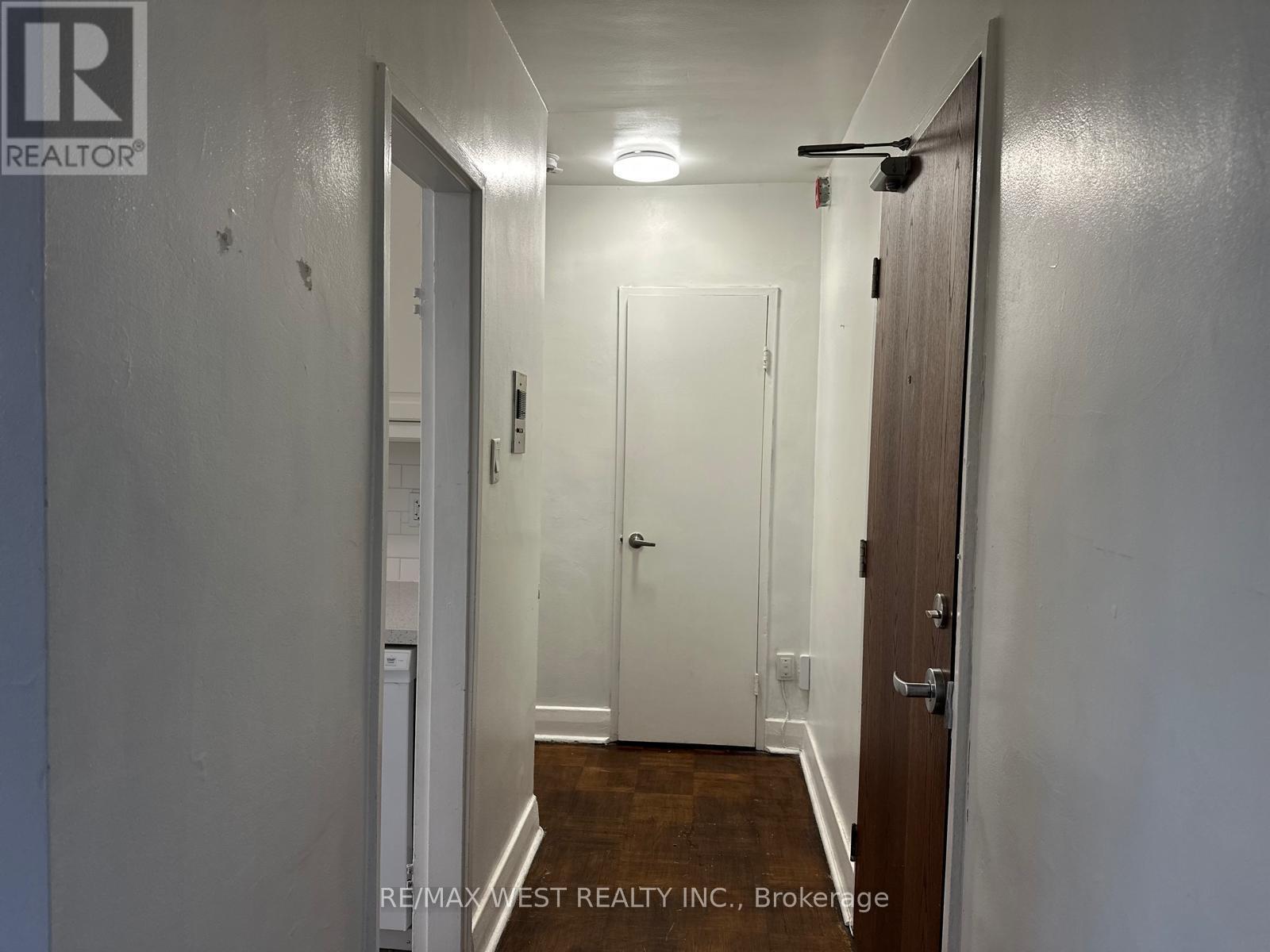 205 - 2550 Bathurst Street, Toronto, ON - Indoor Photo Showing Other Room