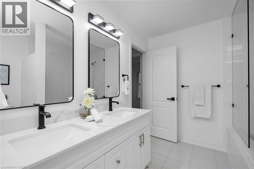 38A Mendota Road Unit# 3, Toronto, ON - Indoor Photo Showing Bathroom