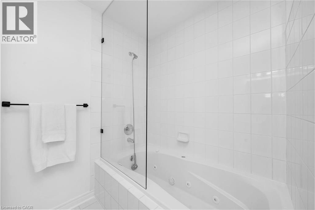 38A Mendota Road Unit# 3, Toronto, ON - Indoor Photo Showing Bathroom
