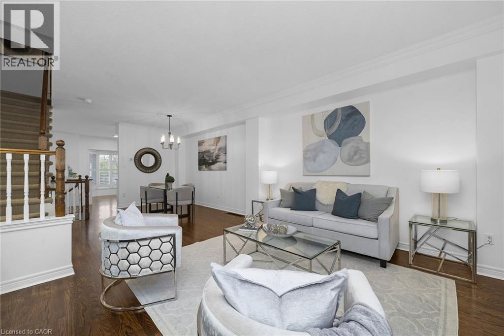 38A Mendota Road Unit# 3, Toronto, ON - Indoor Photo Showing Living Room