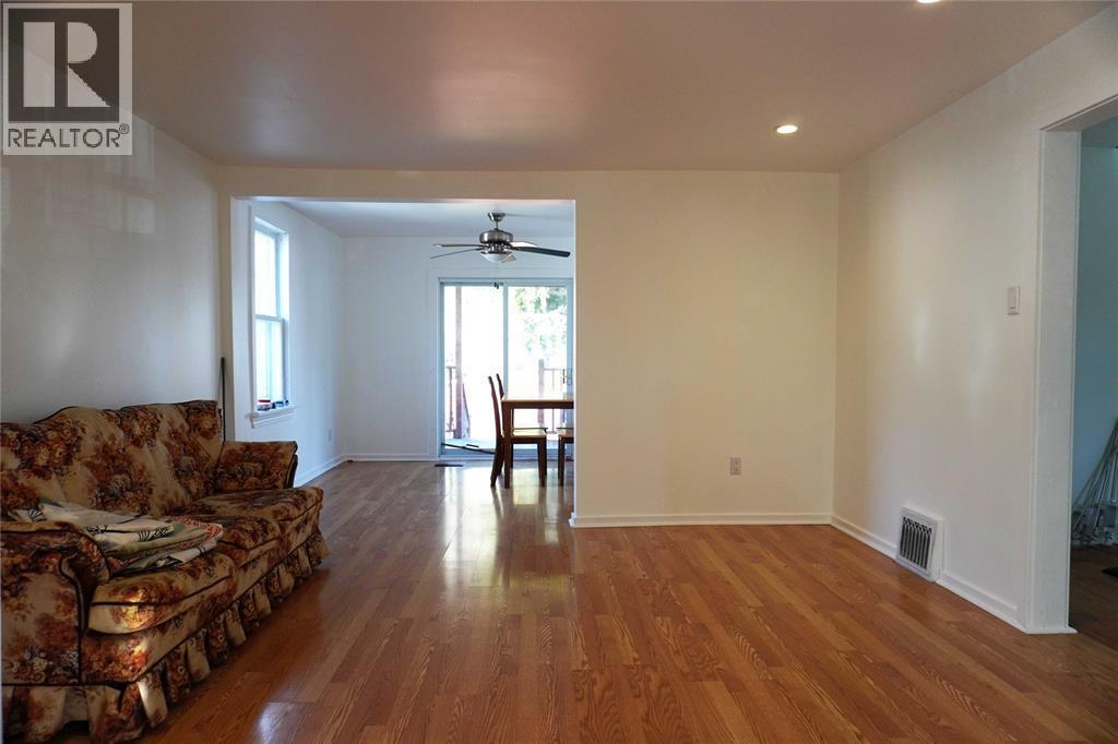 460 Nelson Street, Sarnia, ON - Indoor