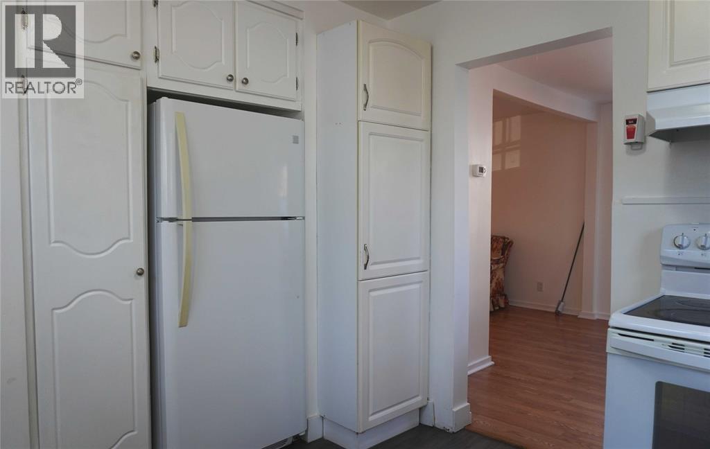 460 Nelson Street, Sarnia, ON - Indoor Photo Showing Kitchen