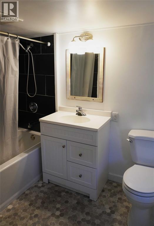 460 Nelson Street, Sarnia, ON - Indoor Photo Showing Bathroom
