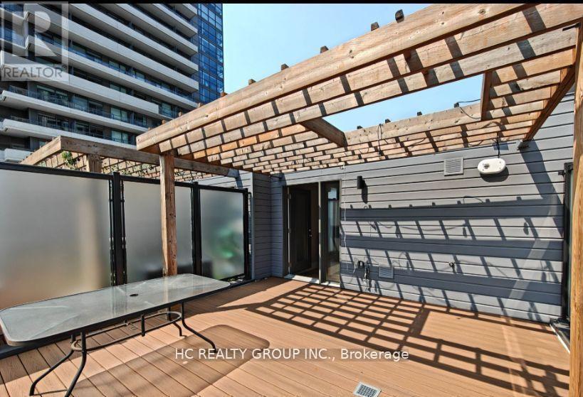 Unit 11 - 270 Davenport Road, Toronto, ON - Outdoor