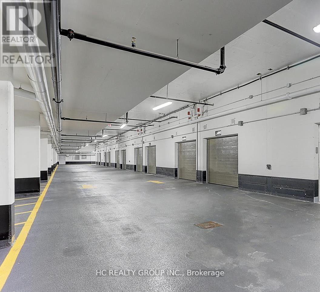 Unit 11 - 270 Davenport Road, Toronto, ON - Indoor Photo Showing Garage