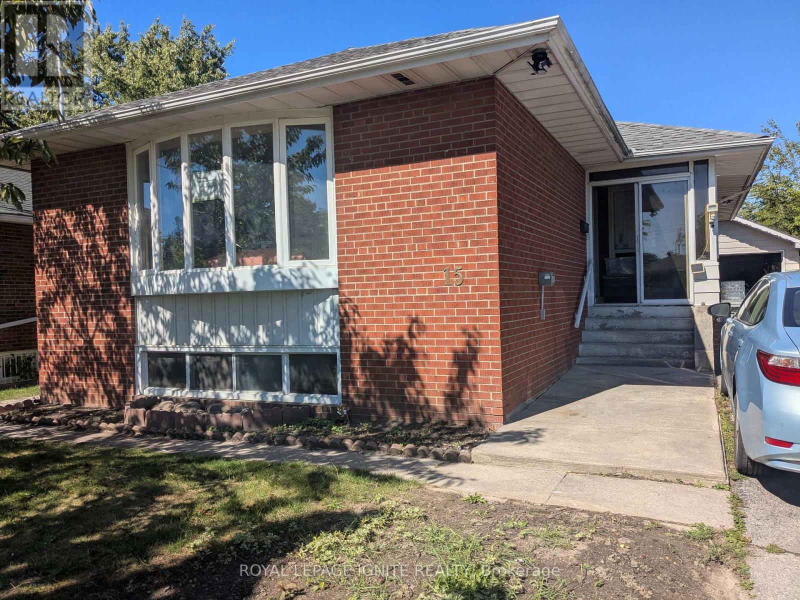 Bsmnt - 15 Beacham Crescent, Toronto, ON - Outdoor