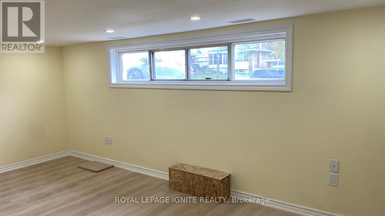 Bsmnt - 15 Beacham Crescent, Toronto, ON - Indoor Photo Showing Other Room