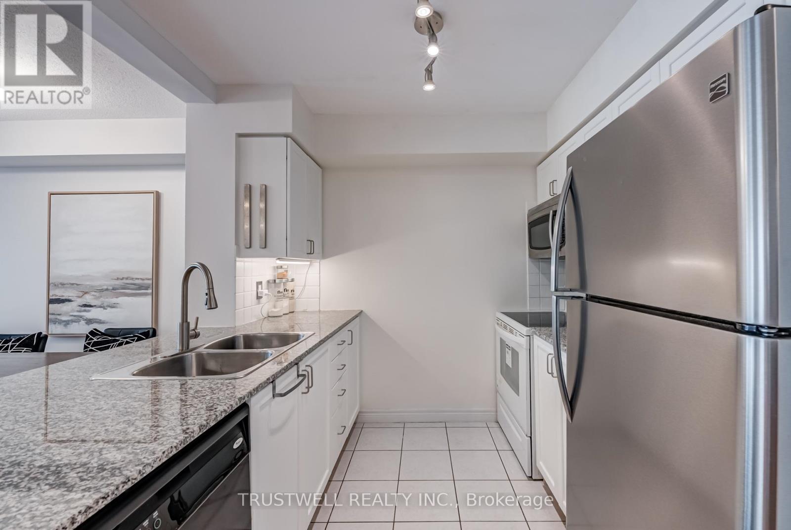 2007 - 83 Borough Drive, Toronto, ON - Indoor Photo Showing Kitchen With Double Sink With Upgraded Kitchen