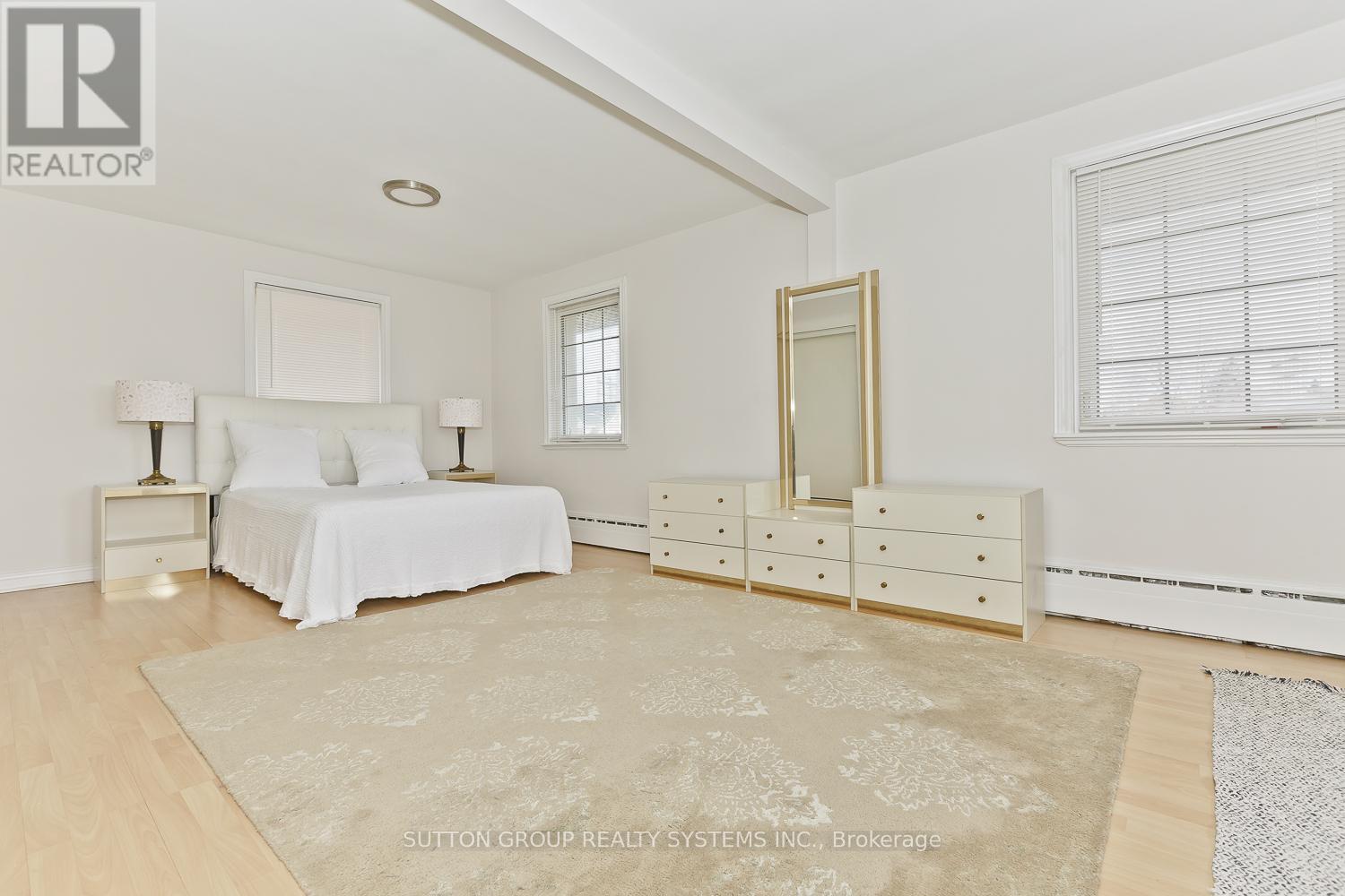 1236 Ogden Avenue, Mississauga, ON - Indoor Photo Showing Bedroom