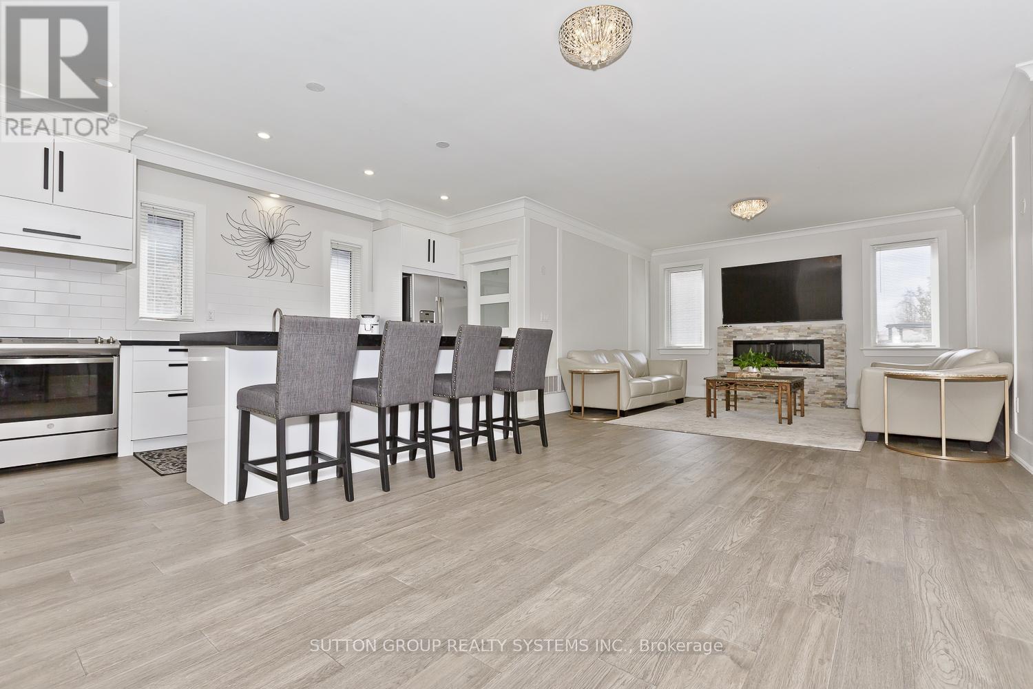 1236 Ogden Avenue, Mississauga, ON - Indoor