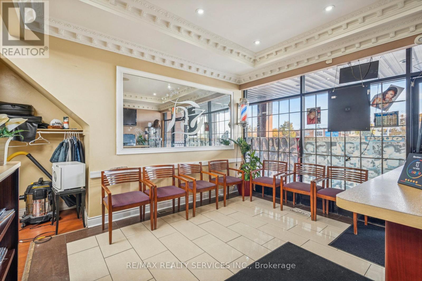 51 Kennedy Road N, Brampton, ON