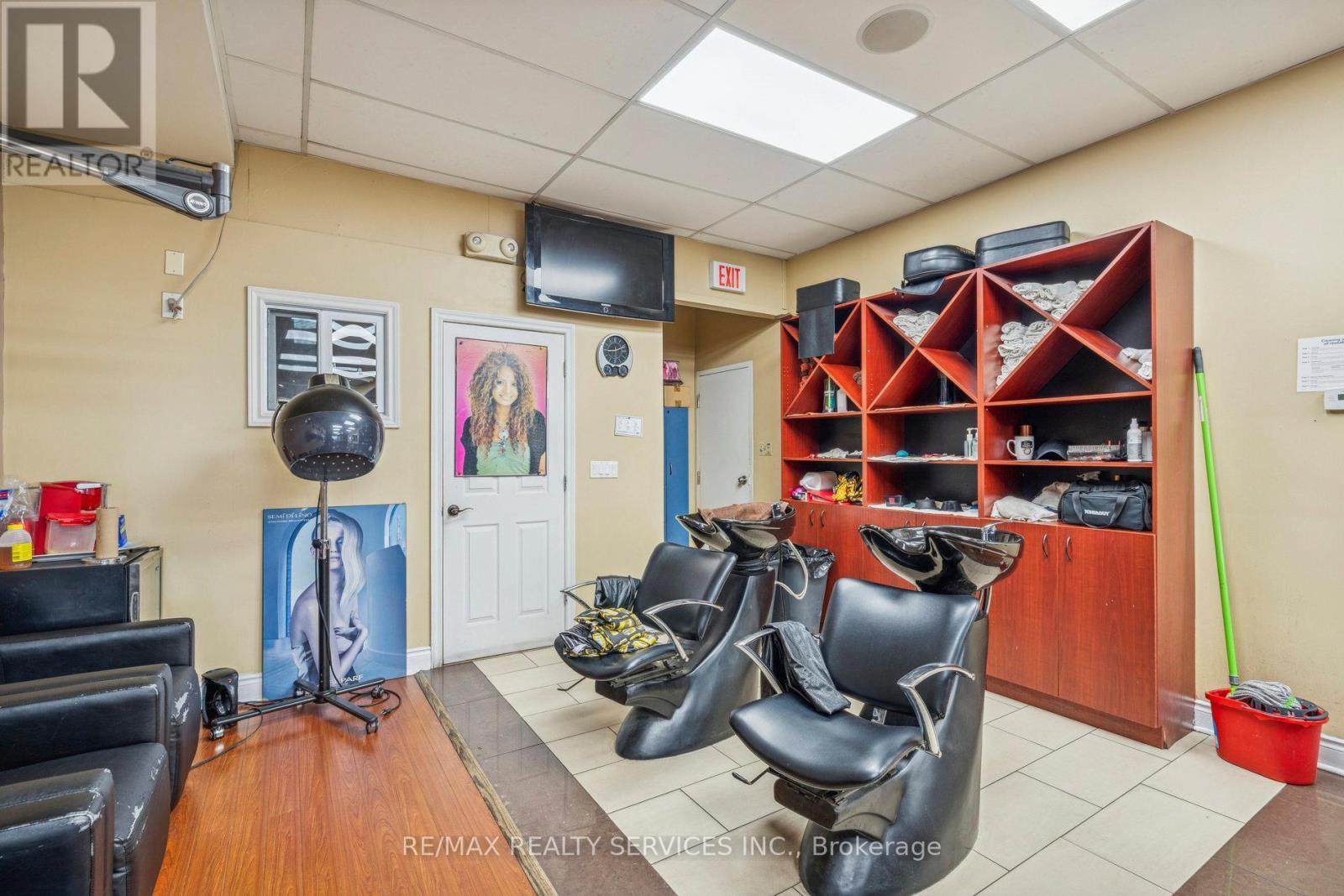 51 Kennedy Road N, Brampton, ON