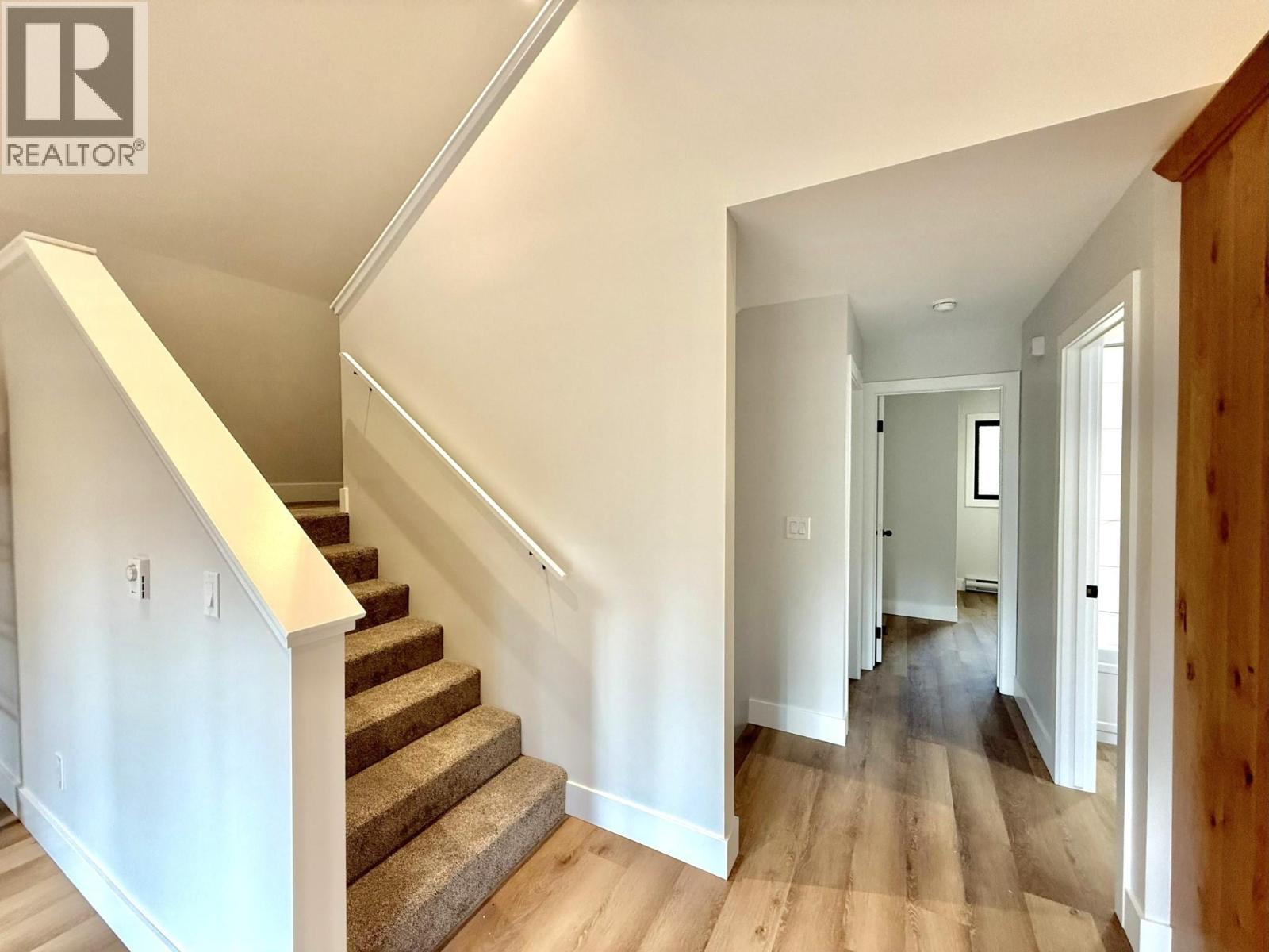 1938 Foxwood Trail Unit# 2, Windermere, BC - Indoor Photo Showing Other Room