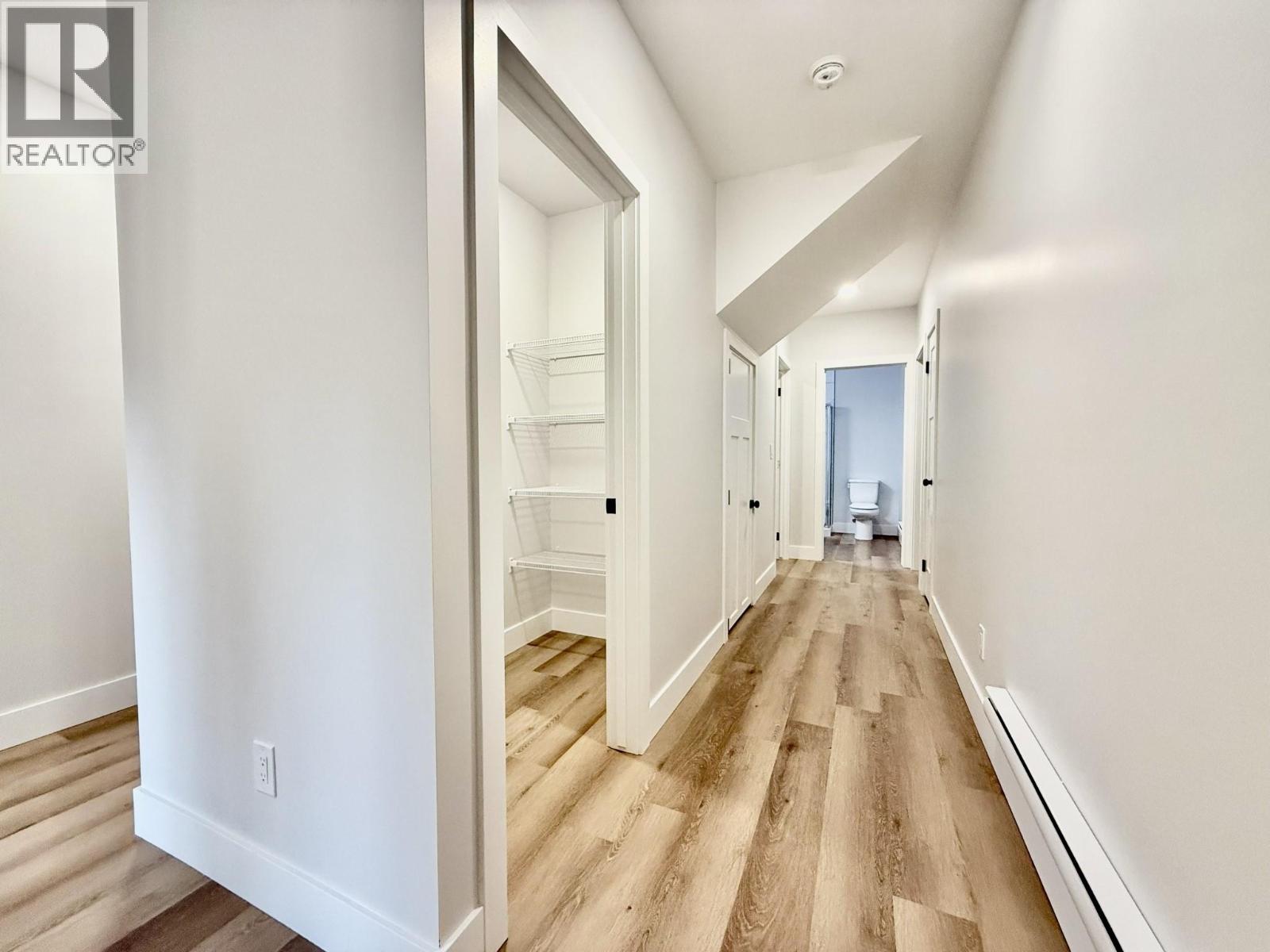 1938 Foxwood Trail Unit# 2, Windermere, BC - Indoor Photo Showing Other Room