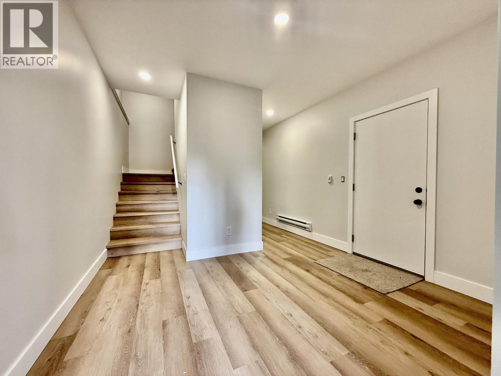 1938 Foxwood Trail Unit# 2, Windermere, BC - Indoor Photo Showing Other Room