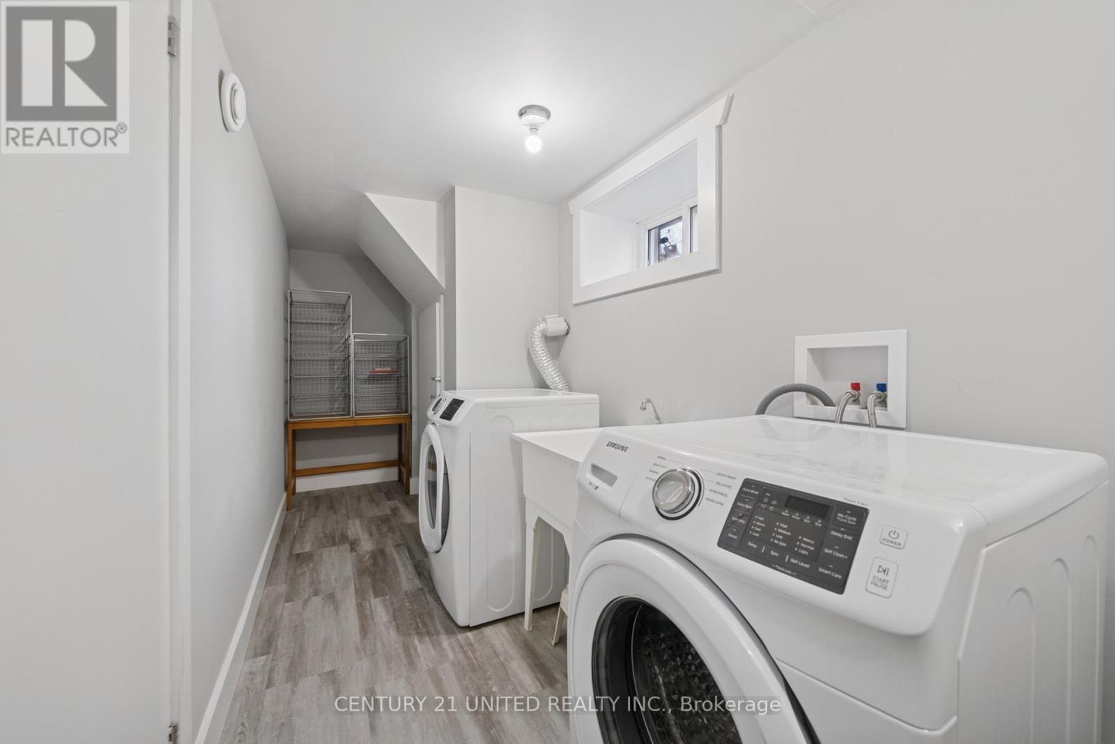 821 Schneider Place, Peterborough (Northcrest Ward 5), ON - Indoor Photo Showing Laundry Room