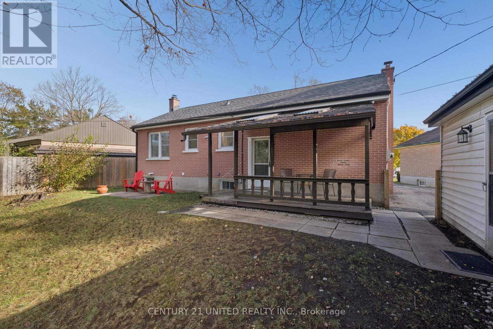 821 Schneider Place, Peterborough (Northcrest Ward 5), ON - Outdoor With Deck Patio Veranda