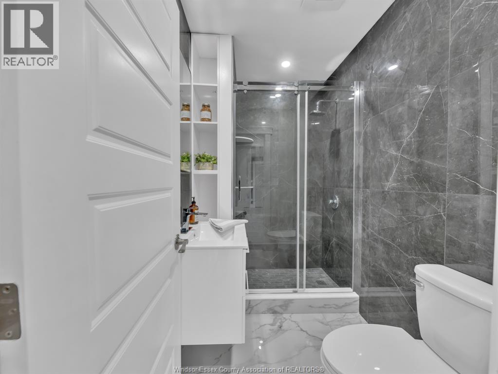 1760 Jefferson Boulevard, Windsor, ON - Indoor Photo Showing Bathroom