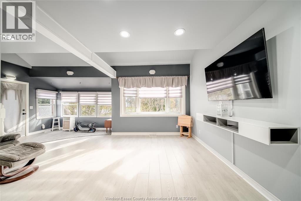 615 Road 11, Kingsville, ON - Indoor Photo Showing Other Room