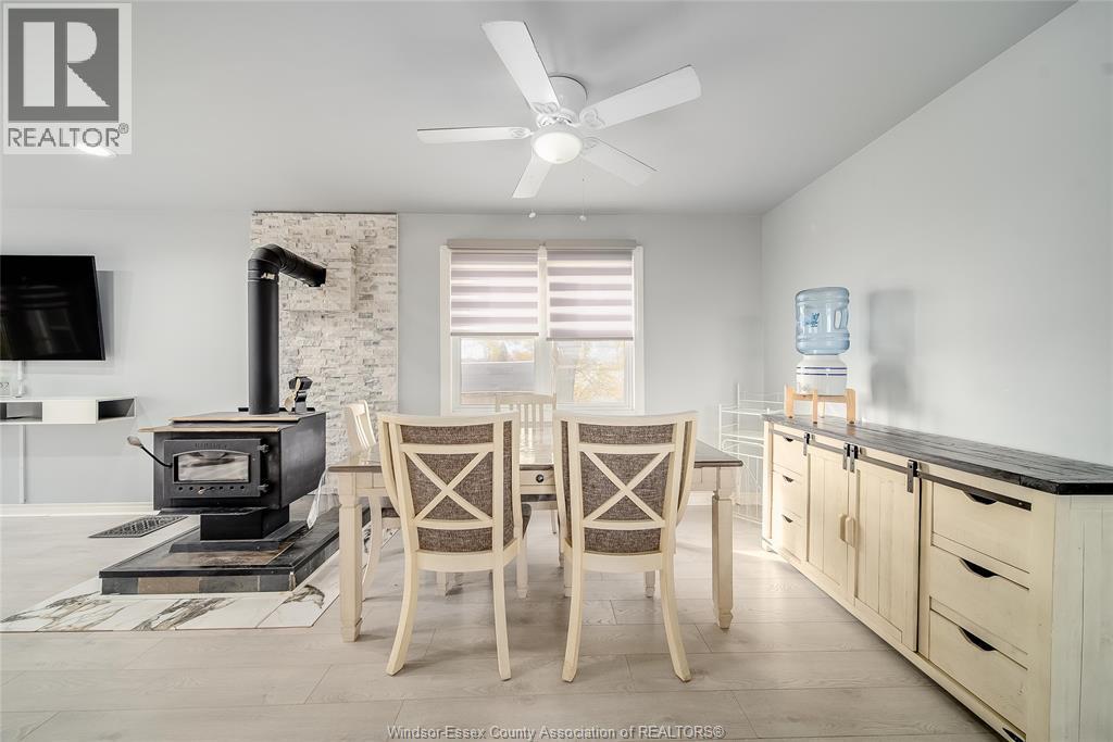 615 Road 11, Kingsville, ON - Indoor Photo Showing Dining Room