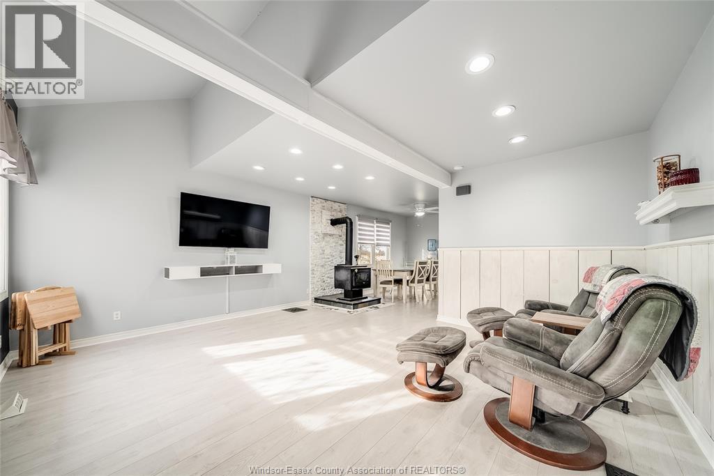 615 Road 11, Kingsville, ON - Indoor