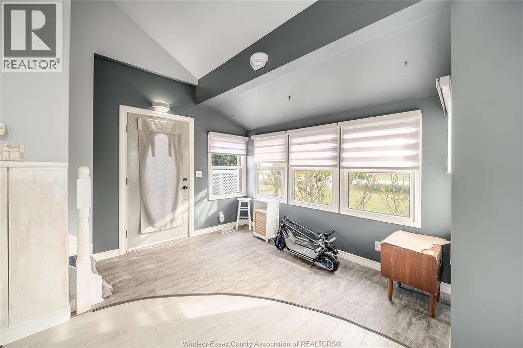 615 Road 11, Kingsville, ON - Indoor