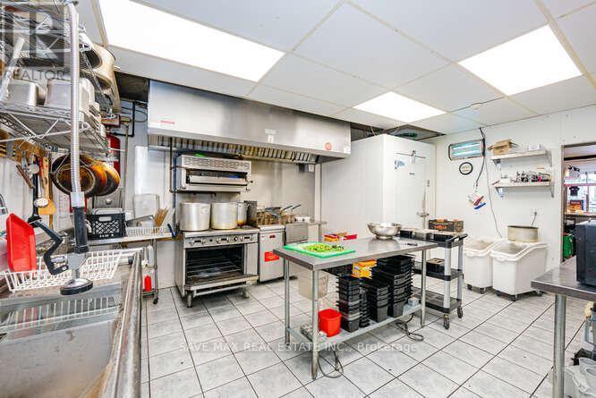 4918 Yonge Street, Toronto, ON