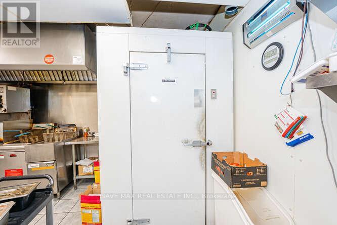 4918 Yonge Street, Toronto, ON