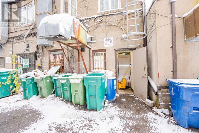 4918 Yonge Street, Toronto, ON