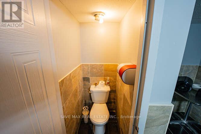 4918 Yonge Street, Toronto, ON