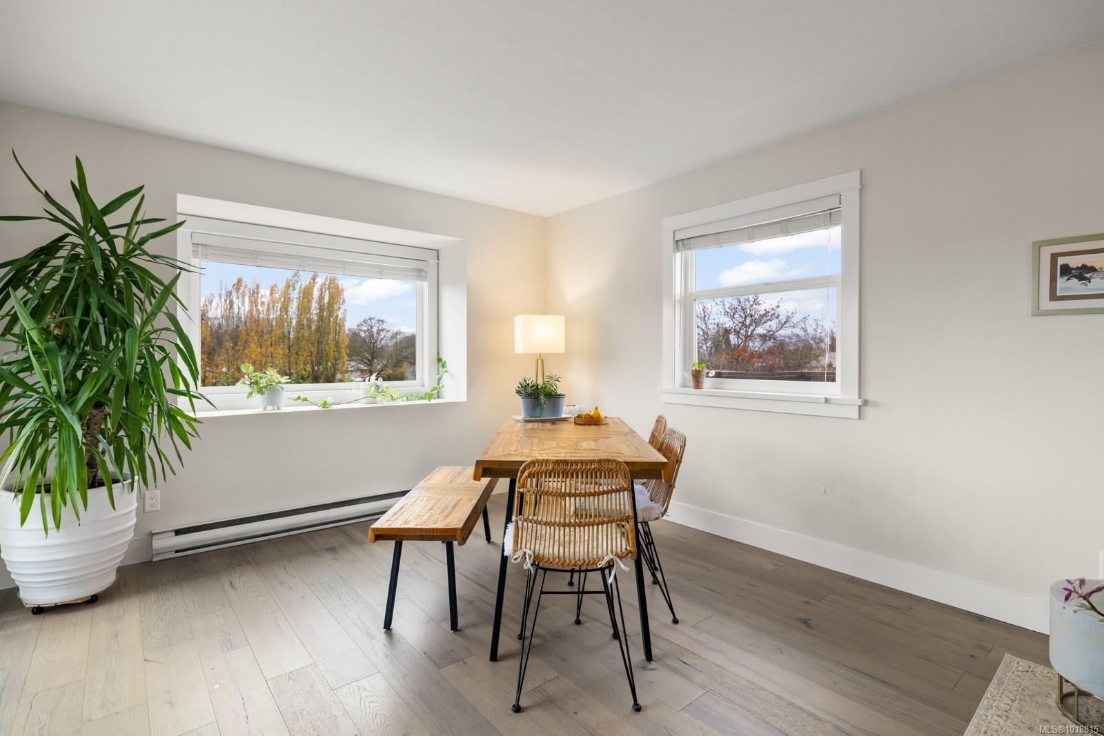 303-7070 West Saanich Rd, Central Saanich, BC - Indoor