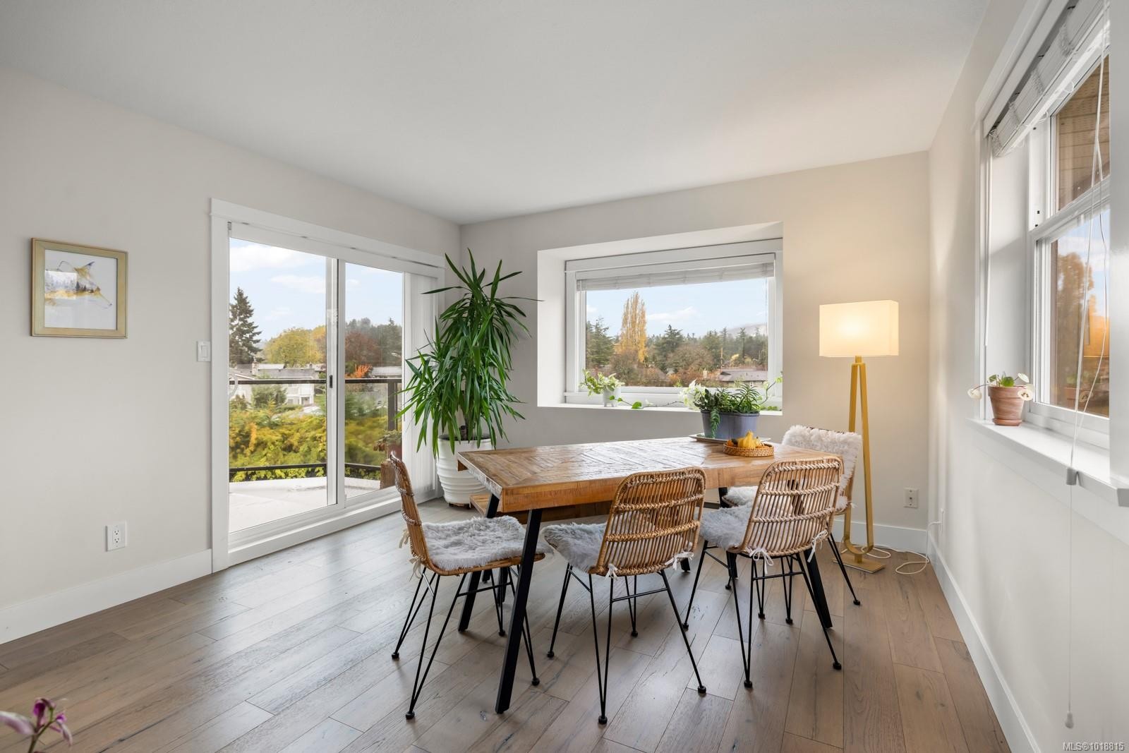 303-7070 West Saanich Rd, Central Saanich, BC - Indoor Photo Showing Dining Room