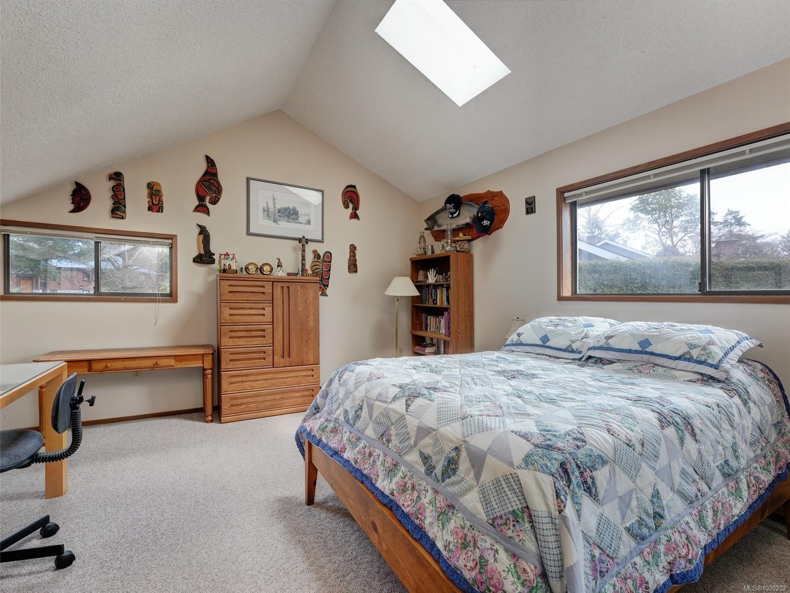 2761 Arbutus Rd, Saanich, BC