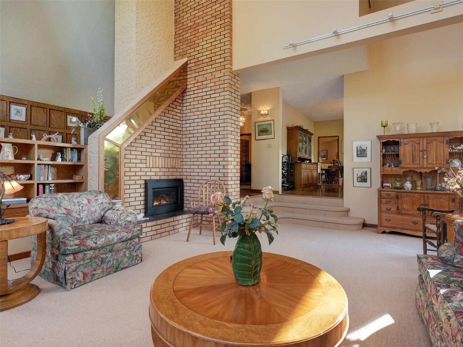 2761 Arbutus Rd, Saanich, BC