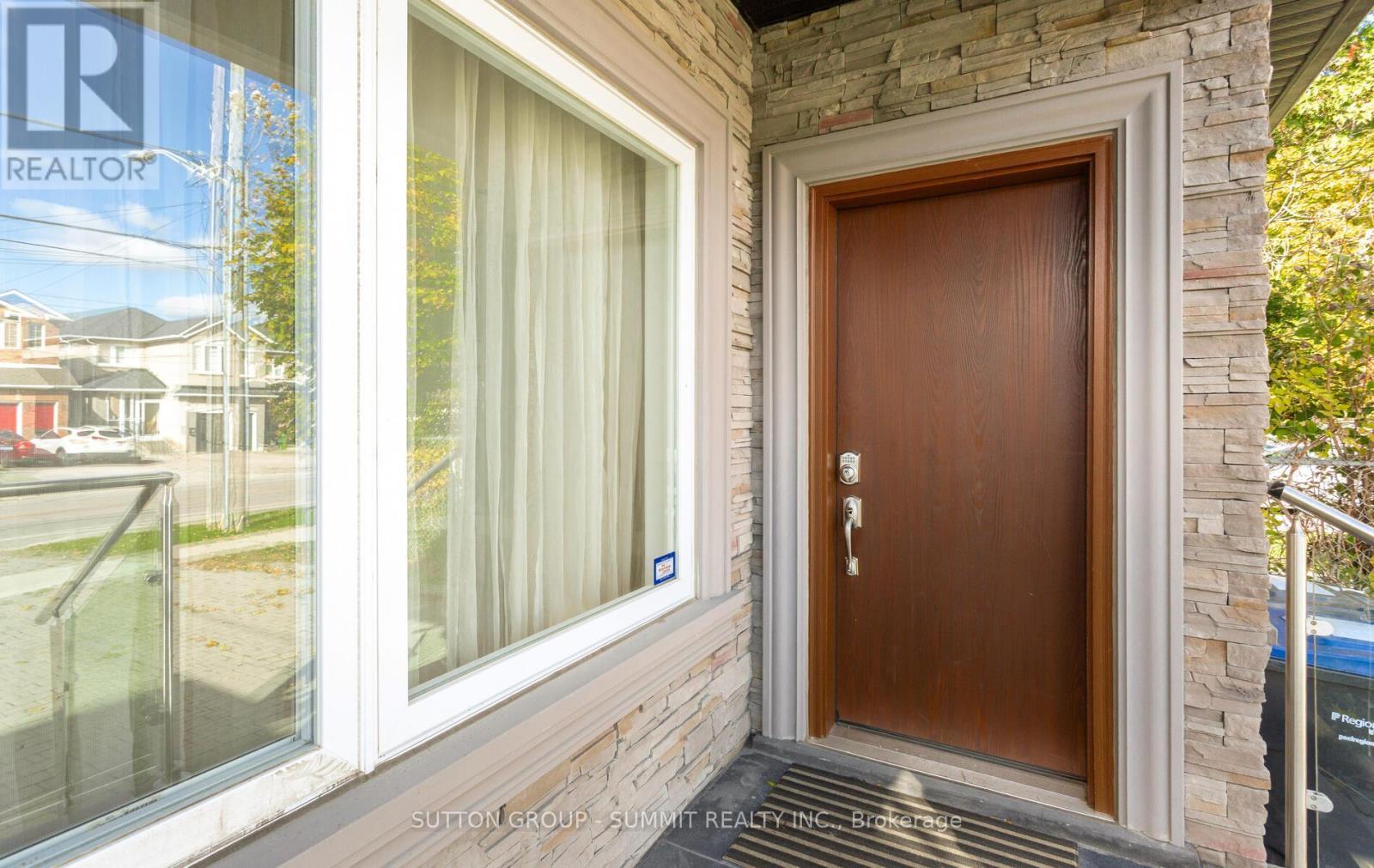 1050 Caven Street, Mississauga, ON - Outdoor With Exterior