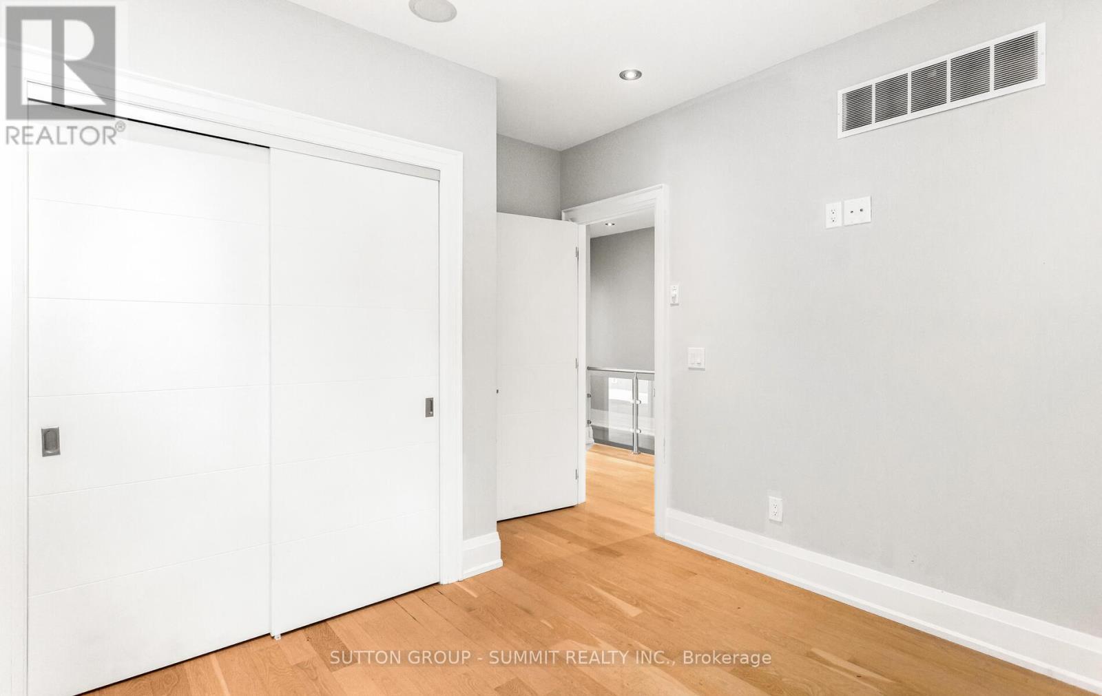 1050 Caven Street, Mississauga, ON - Indoor Photo Showing Other Room