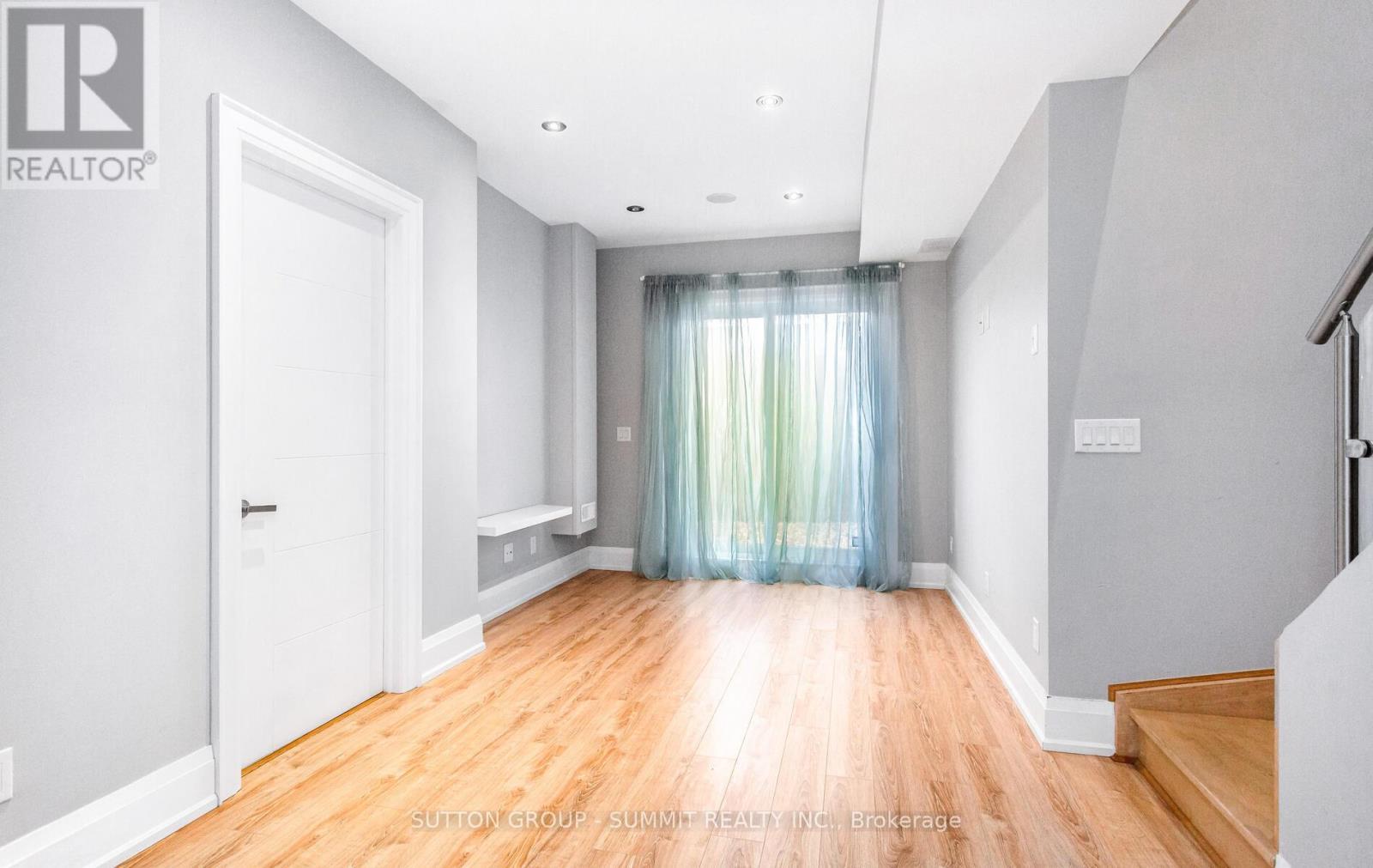 1050 Caven Street, Mississauga, ON - Indoor Photo Showing Other Room