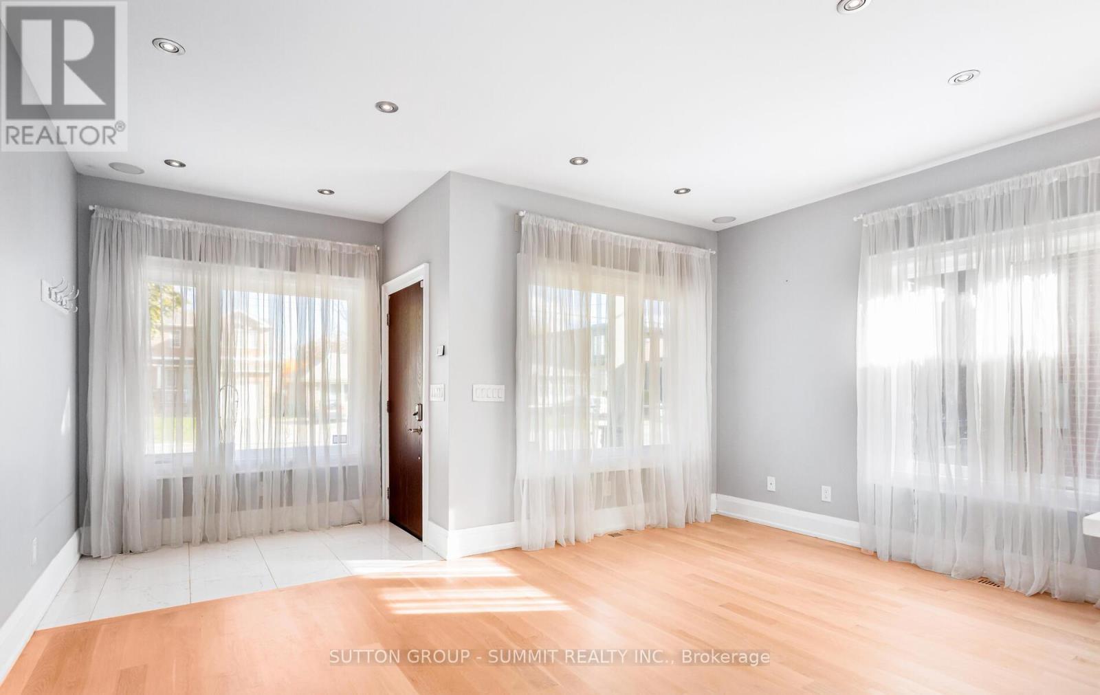 1050 Caven Street, Mississauga, ON - Indoor Photo Showing Other Room