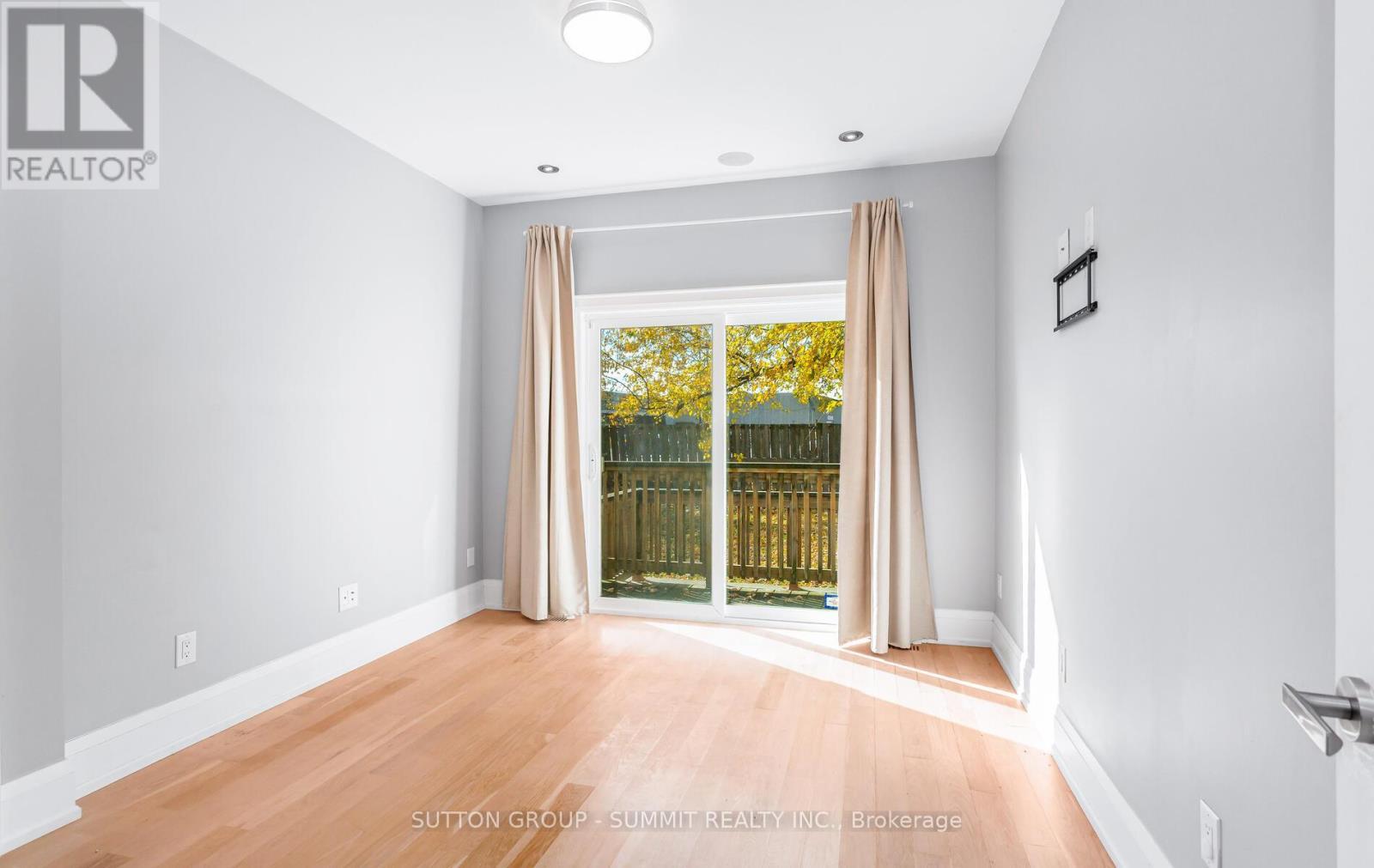 1050 Caven Street, Mississauga, ON - Indoor Photo Showing Other Room