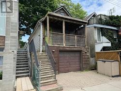 587 CRAVEN ROAD Toronto, ON M4L 2Z6