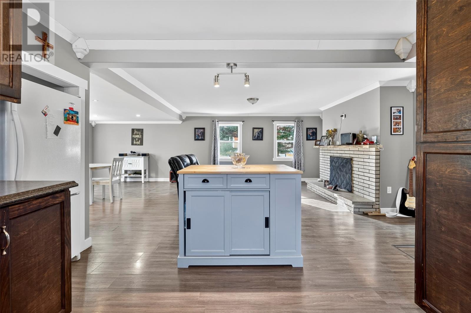 442 Seaforest Drive, Cupids, NL - Indoor With Fireplace